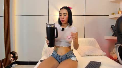    online show from October 21, 2025, 12:50 pm