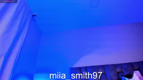 mia online show from October 7, 2025, 9:45 pm