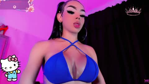Snapshot of miia_sophia chatting on June 4, 2026, 7:47 am online show from June 4, 2026, 7:47 am