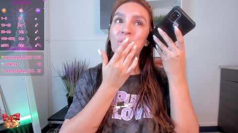 Miia 3 online show from December 2, 2024, 3:47 pm