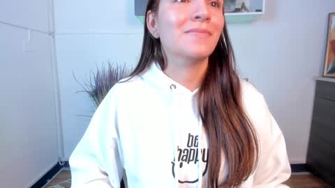 Miia 3 online show from December 6, 2024, 12:27 pm