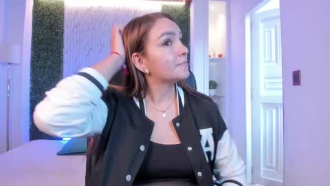 Miia 3 online show from October 4, 2025, 11:52 am