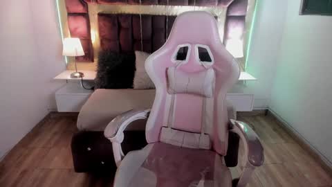 Snapshot of miia_thompson_1 chatting on January 3, 2025, 9:36 pm M I I A online show from January 3, 2025, 9:36 pm