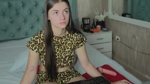 Snapshot of miia_velvett chatting on April 27, 2026, 5:44 pm miia_velvett online show from April 27, 2026, 5:44 pm
