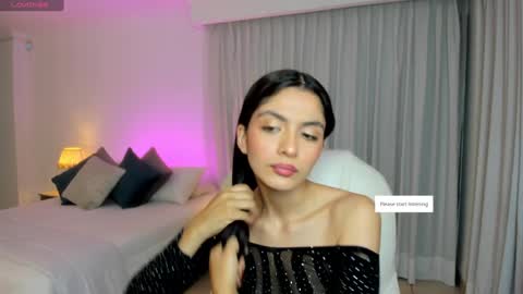 Mia online show from December 31, 2024, 3:45 am