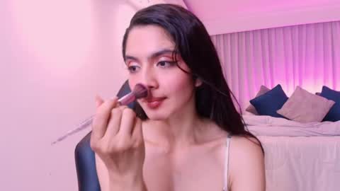 Mia online show from February 19, 2025, 7:17 am