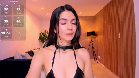 Mia online show from October 2, 2025, 11:06 am