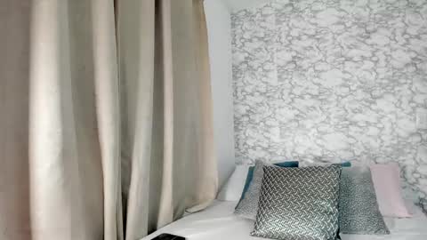 miiaa_monroe online show from November 23, 2025, 10:26 am