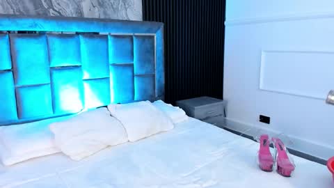 Snapshot of miiaamonroee chatting on September 10, 2025, 7:25 pm Mia Monroe online show from September 10, 2025, 7:25 pm