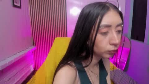 miilu  online show from March 18, 2026, 3:42 am