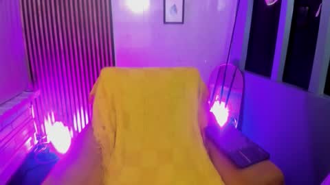 miilu  online show from March 29, 2026, 3:39 am