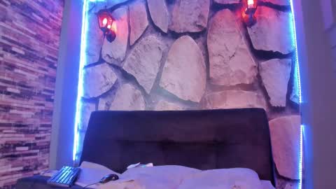 miiss_evaa online show from October 28, 2025, 11:47 am