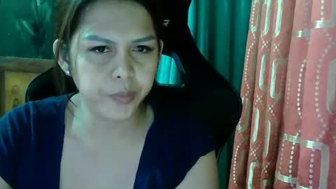 Snapshot of mika_morexoxo chatting on November 16, 2025, 6:08 am Mika online show from November 16, 2025, 6:08 am