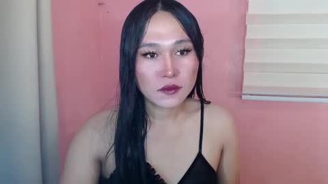 Hi im Avah online show from February 12, 2025, 12:44 pm