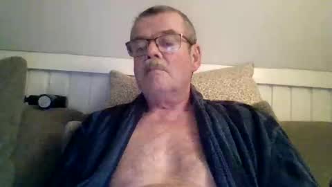 mikael42 online show from April 14, 2026, 6:14 pm