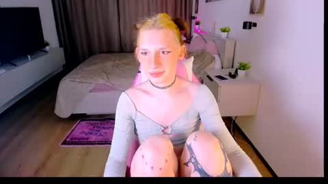Snapshot of mikaella_nicole chatting on June 18, 2026, 10:36 pm mikaella_nicole online show from June 18, 2026, 10:36 pm
