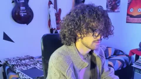 mikaelrizzzo online show from October 16, 2025, 12:39 pm