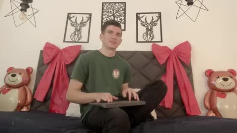 mikael online show from February 13, 2025, 4:43 am