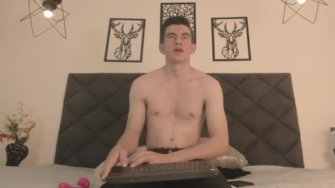 mikael online show from February 23, 2025, 4:28 am