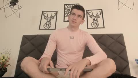 mikael online show from February 25, 2025, 8:58 am