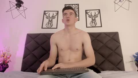 mikael online show from March 2, 2025, 10:05 pm