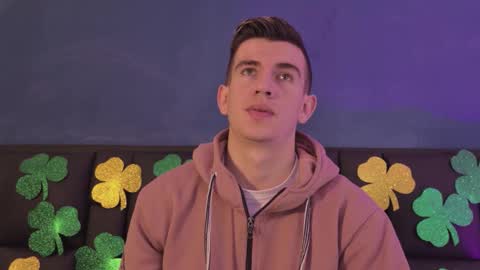 mikael online show from March 18, 2026, 3:42 am