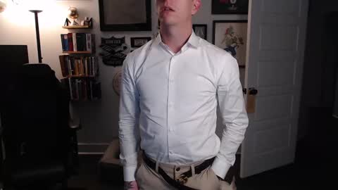 MikahisHung online show from November 11, 2025, 12:54 am