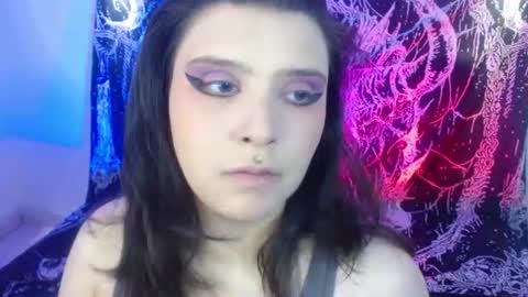 Snapshot of mikaskullcs chatting on July 16, 2026, 6:36 pm Mika online show from July 16, 2026, 6:36 pm