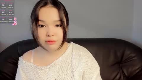 mikasssu online show from October 6, 2025, 9:07 am