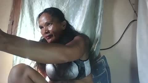 mikaya271700 online show from April 15, 2026, 4:41 am