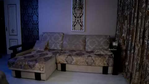 mike0xx online show from December 3, 2025, 4:42 am