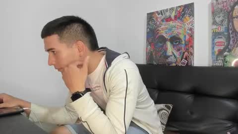 mike3xxx online show from October 5, 2025, 11:35 pm