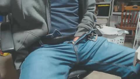 Snapshot of mike694fun chatting on December 11, 2024, 10:06 pm mike694fun online show from December 11, 2024, 10:06 pm