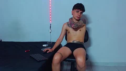 Mike IMDEPENDIENT MODEL online show from October 5, 2025, 3:27 am