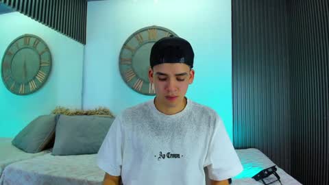 Mike 0233 online show from February 5, 2025, 4:06 am