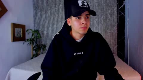 Mike 0233 online show from September 11, 2025, 4:12 am