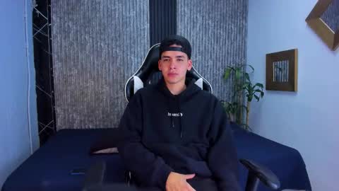 Mike 0233 online show from October 4, 2025, 4:32 am