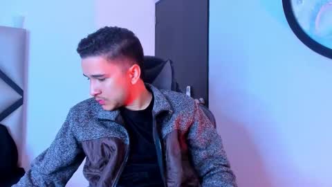 Snapshot of mike_256 chatting on November 10, 2025, 11:53 am Mike online show from November 10, 2025, 11:53 am