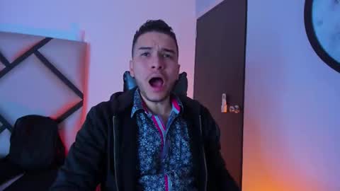 Snapshot of mike_256 chatting on November 18, 2025, 11:47 am Mike online show from November 18, 2025, 11:47 am