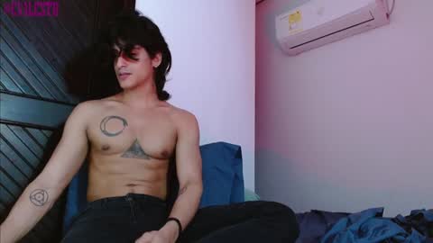 mike_d1030 online show from January 16, 2025, 1:27 am