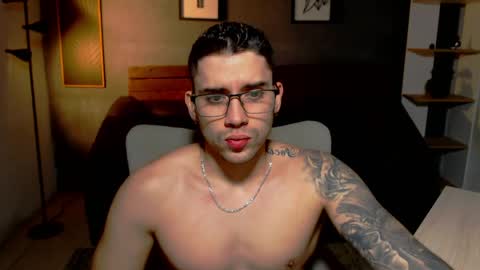 Snapshot of mike_montoya chatting on April 26, 2026, 3:37 am Mike Montoya online show from April 26, 2026, 3:37 am