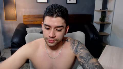 Snapshot of mike_montoya chatting on May 20, 2026, 8:26 pm Mike Montoya online show from May 20, 2026, 8:26 pm