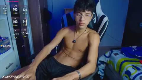 Mike Pineapple online show from June 25, 2026, 5:12 am