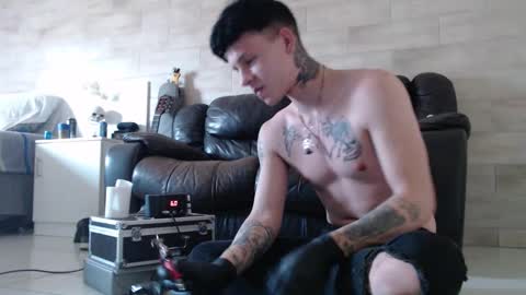 Hot Buns online show from September 12, 2025, 1:55 pm