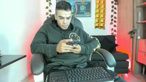 Snapshot of mikee_scooth chatting on December 28, 2024, 1:28 pm mikee_scooth online show from December 28, 2024, 1:28 pm