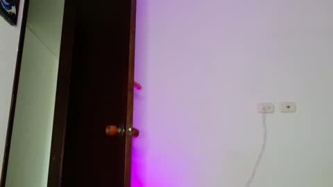 mikegaitan1 online show from October 20, 2025, 9:48 pm