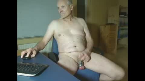 Snapshot of mikel19623 chatting on November 3, 2025, 4:19 pm mikel19623 online show from November 3, 2025, 4:19 pm