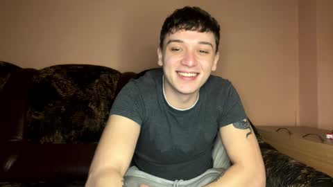 Snapshot of mikelaur chatting on February 5, 2025, 7:10 pm MikeLaur online show from February 5, 2025, 7:10 pm