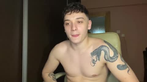 Snapshot of mikelaur chatting on February 25, 2025, 6:42 pm MikeLaur online show from February 25, 2025, 6:42 pm