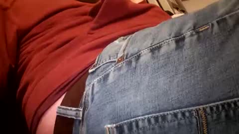 mikemalas1000 online show from April 1, 2026, 2:34 am